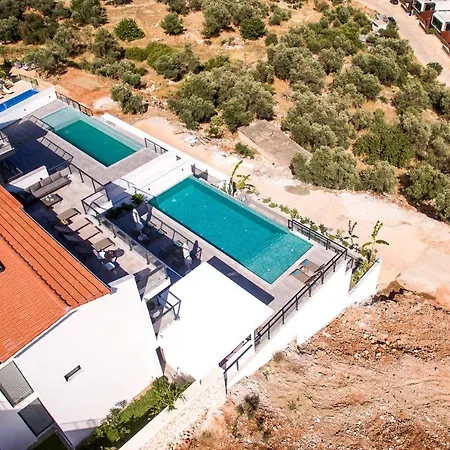 Vila Luxury 5 Bedroom With Heated Infinity Pool & Amazing Sea Views *