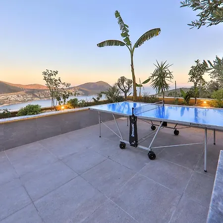 Luxury 5 Bedroom With Heated Infinity Pool & Amazing Sea Views