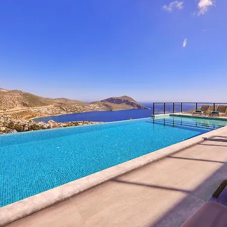 Luxury 5 Bedroom With Heated Infinity Pool & Amazing Sea Views