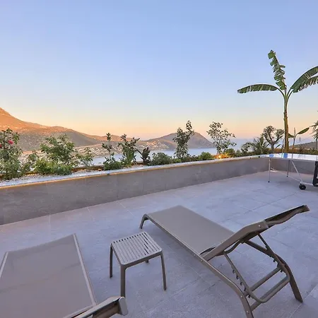 Luxury 5 Bedroom With Heated Infinity Pool & Amazing Sea Views Vila *