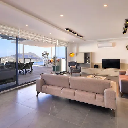 Luxury 5 Bedroom With Heated Infinity Pool & Amazing Sea Views Вилла *