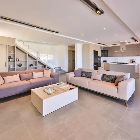 Luxury 5 Bedroom With Heated Infinity Pool & Amazing Sea Views Вилла *