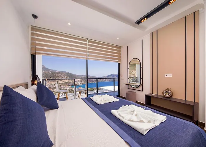 Luxury 5 Bedroom With Heated Infinity Pool & Amazing Sea Views 别墅 卡斯