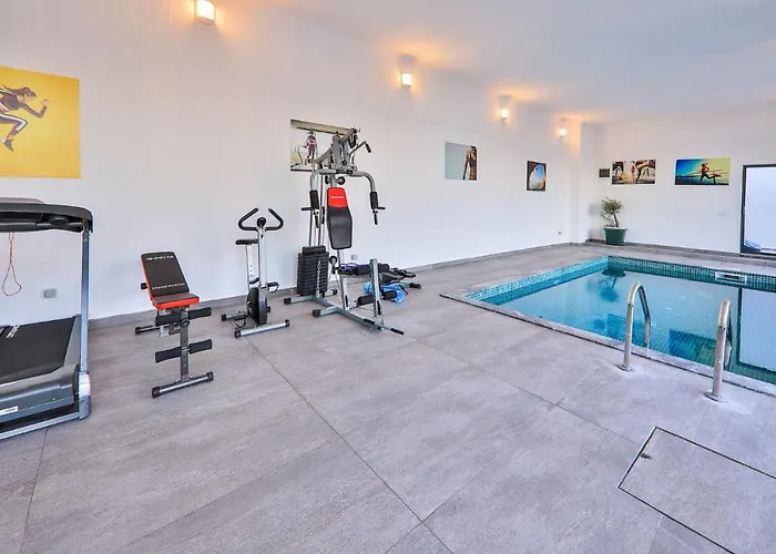 别墅 Luxury 5 Bedroom With Heated Infinity Pool & Amazing Sea Views