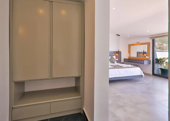 别墅 Luxury 5 Bedroom With Heated Infinity Pool & Amazing Sea Views *