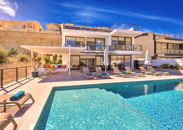 Luxury 5 Bedroom With Heated Infinity Pool & Amazing Sea Views * 卡斯