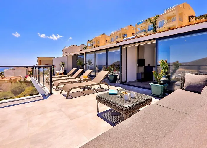 Luxury 5 Bedroom With Heated Infinity Pool & Amazing Sea Views 别墅 卡斯