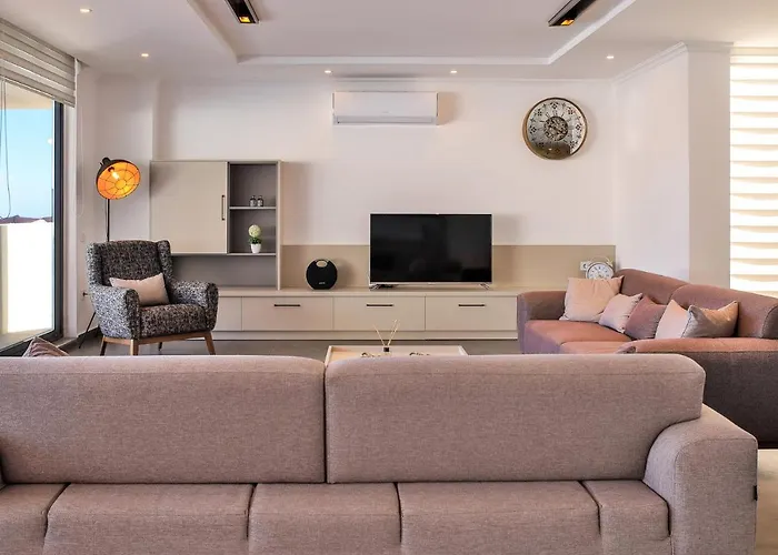 别墅 Luxury 5 Bedroom With Heated Infinity Pool & Amazing Sea Views 卡斯