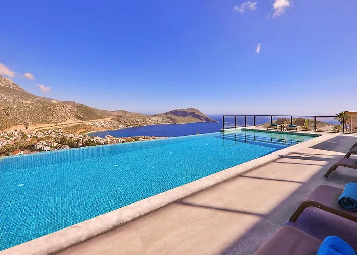 Luxury 5 Bedroom With Heated Infinity Pool & Amazing Sea Views