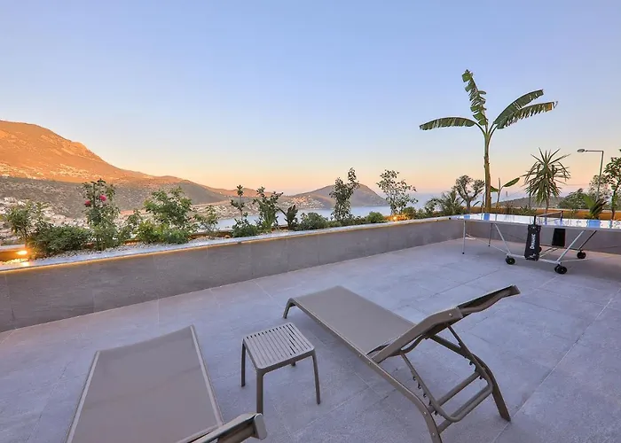 Luxury 5 Bedroom With Heated Infinity Pool & Amazing Sea Views 别墅 *